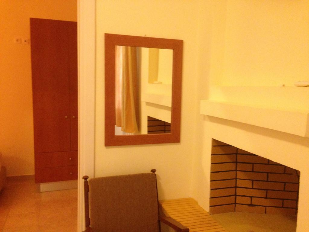 Marvi Hotel Kamena Vourla Oda fotoğraf